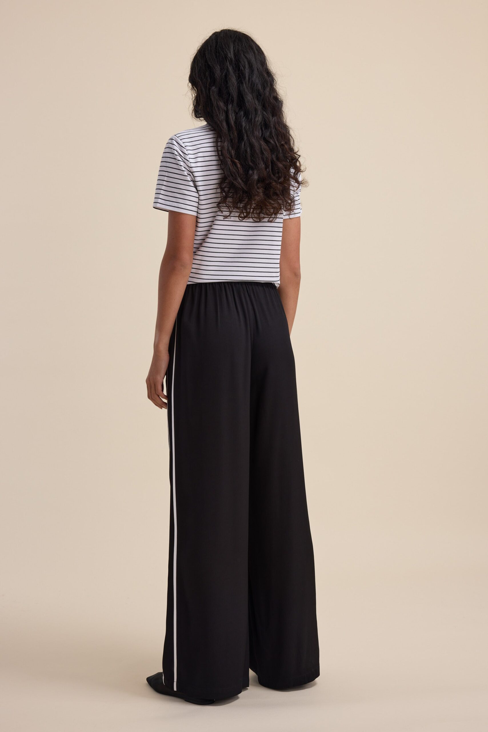 The Elevated Jogger - Image 6