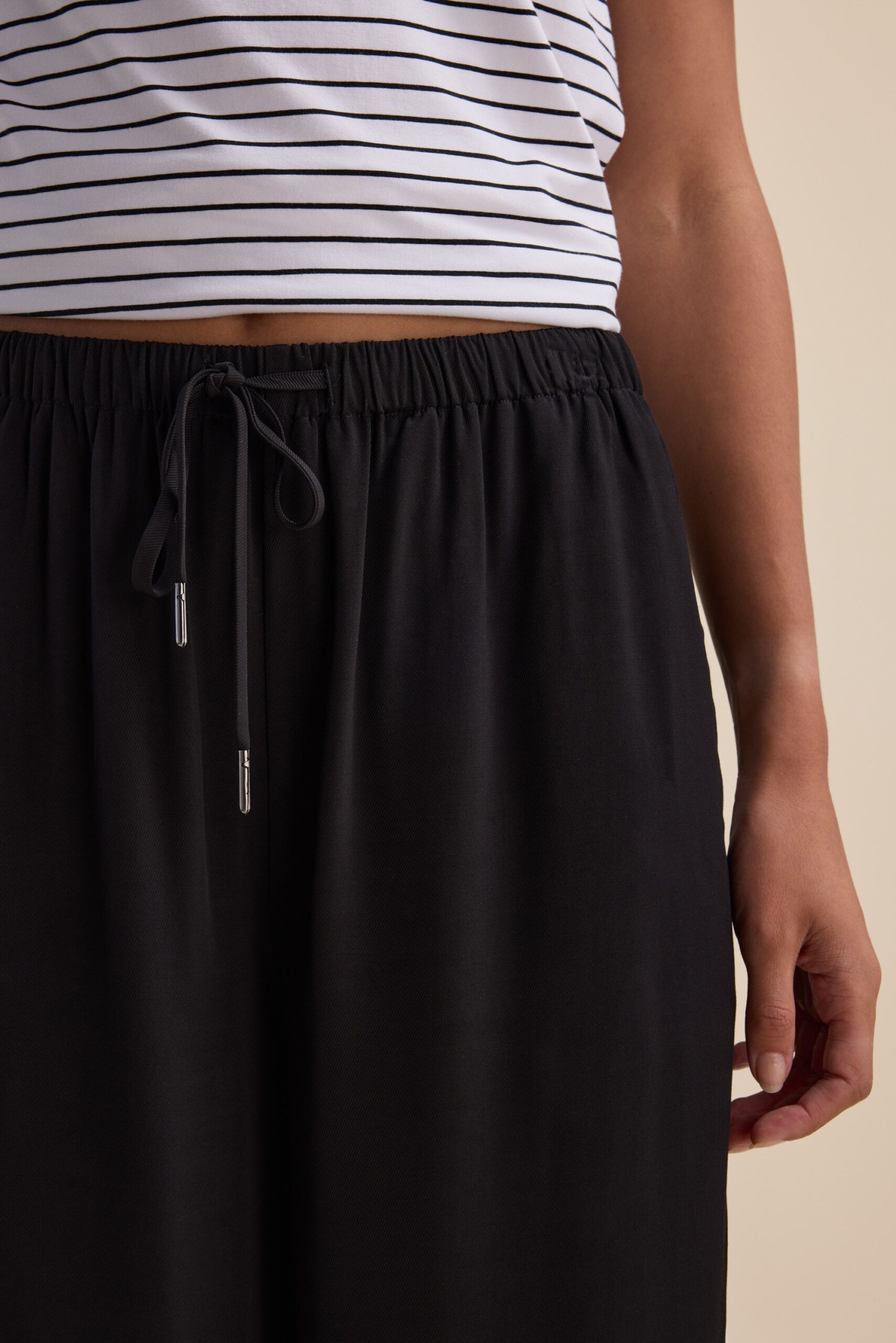 The Elevated Jogger - Image 5