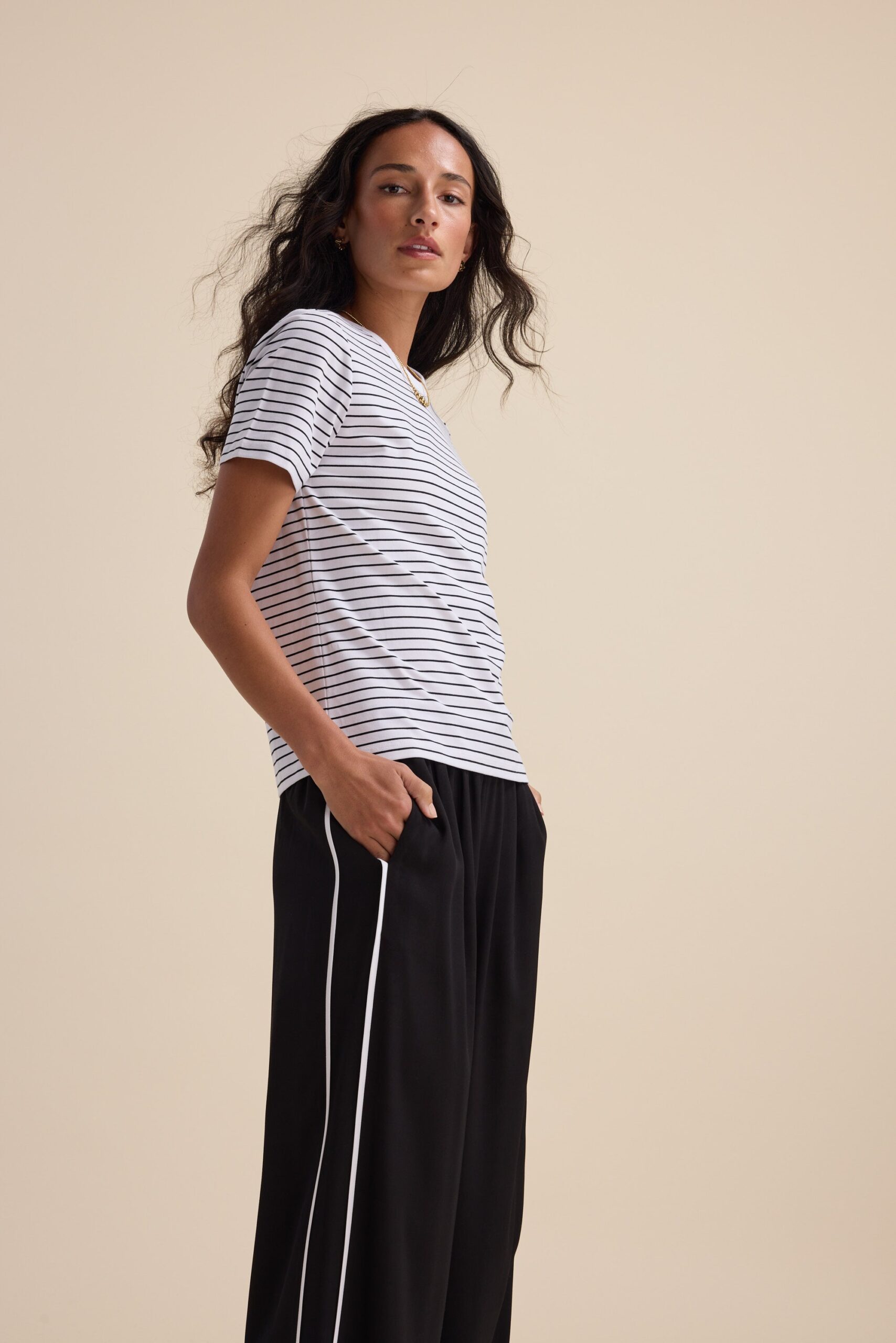 The Perfect Short Sleeve Crew Neck Tee - Image 4